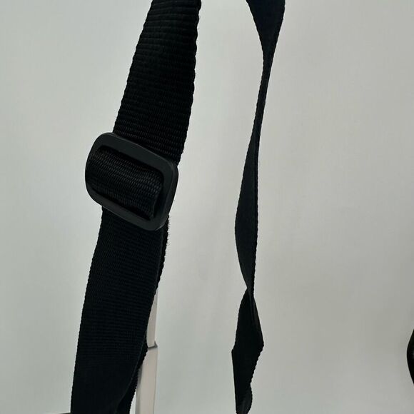 Baggallini Special Edition Get Away Crossbody Black Orange Trim Round Nylon EUC - Picture 11 of 11